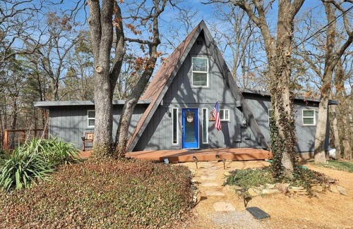 Pottsboro House | Relaxing A-Frame Lake Retreat with Family-Friendly Amenities
