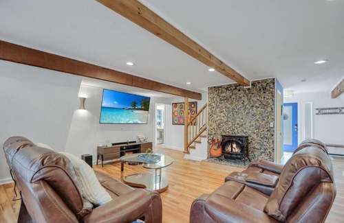Pottsboro House | Relaxing A-Frame Lake Retreat with Family-Friendly Amenities