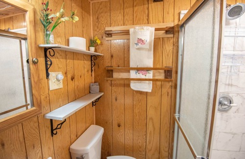 Fleetwood Cottage | Experience A Frame on the New River with Private Access