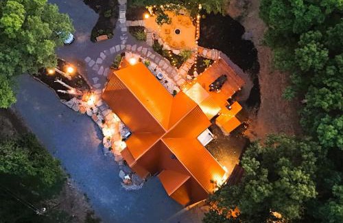 Rosa House | Pine Tree A-Frame Retreat: Family & Pet-Friendly Escape
