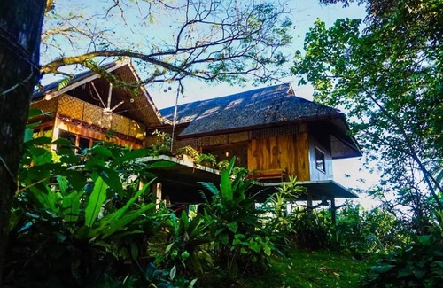 Mambajao House | Cozy A-Frame Volcano House with Spa & Pet-Friendly Amenities
