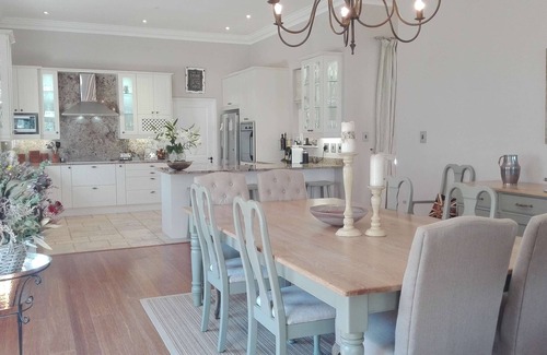 Hout Bay Villa | Elegant French Style Villa with Oceanfront Pool Access