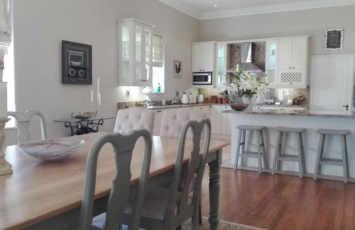 Hout Bay Villa | Elegant French Style Villa with Oceanfront Pool Access