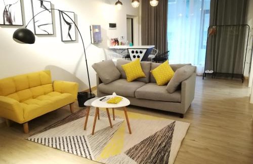 Wulingyuan Apartment | Cozy A&G Apartment: Pet-Friendly Stay with Hot Tub Access