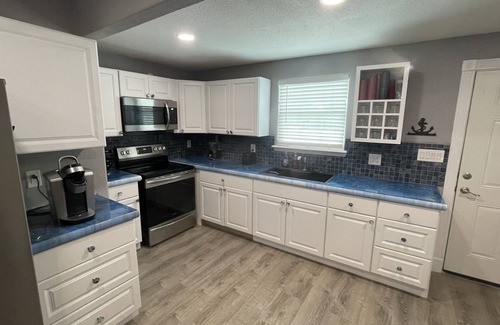 Aransas Pass House | Unforgettable Stays Await at A Goodnight Hotel