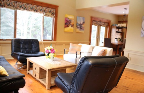York Regional Municipality Other | Experience a Custom Victorian Farm Stay with Family Amenities