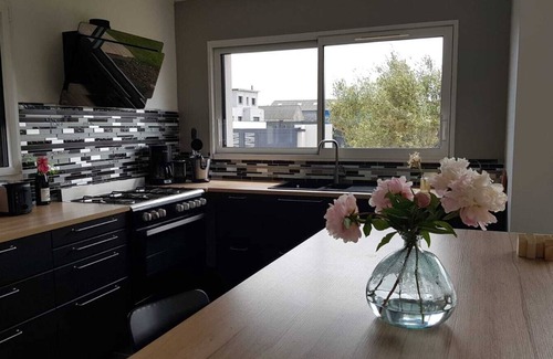 Brignogan-Plage House | Ideal Getaway Spot with Kitchen & Breakfast for Families!