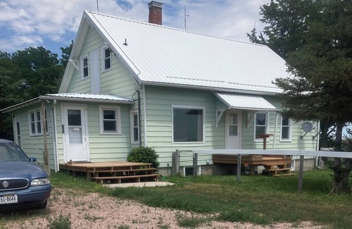 Sheridan County House | Escape to Ocean View Bliss with Guest Rated 9.8