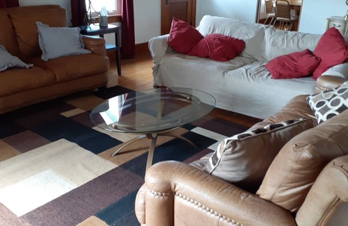 Sheridan County House | Escape to Ocean View Bliss with Guest Rated 9.8