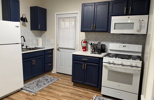 Geneva House | Unforgettable Stay Near Spire, GOTL & Wineries - King Bed!