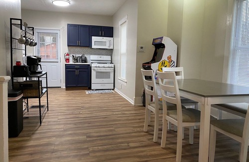 Geneva House | Unforgettable Stay Near Spire, GOTL & Wineries - King Bed!