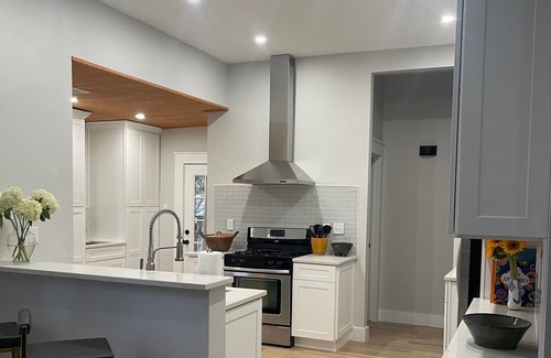 Terrell Hills House | A guest favorite! Charming 2-bedroom house- stylish comfort in a great area