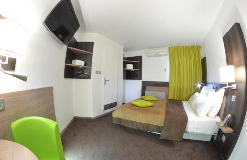 Porte Des Alpes - Mi Plaine - Manissieux Hotel | Convenient A&H PRIVILÈGE Lyon Est - Family & Pet Friendly