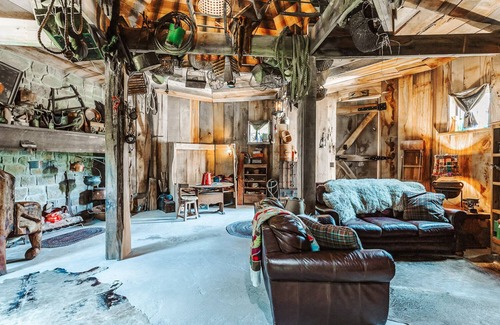 Chickamauga Cottage | Magical Hagrid's Inspired Stay with Breakfast & Family Amenities