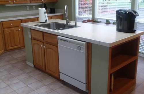 West Stayton House | Ideal Retreat for Business Travelers with Spa & Breakfast