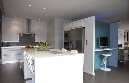 Saint-Aubin-de-Medoc Villa | Serene Retreat Between Bordeaux and Atlantic Beaches