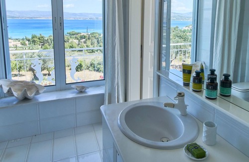 Agios Emilianos Villa | Relaxing Retreat with Ocean View, Steps from the Beach