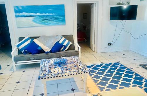 Redhill Apartment | Experience A Heavenly View with Oceanfront Amenities
