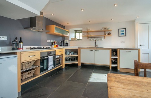 Cwmtirmynach Cottage | Discover a Hidden Gem at Pengwern in the Mountains