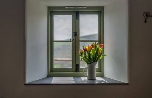 Cwmtirmynach Cottage | Discover a Hidden Gem at Pengwern in the Mountains