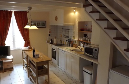 Bellevigne Cottage | Charming Retreat in a Serene Walled Garden - 10/10 Rated