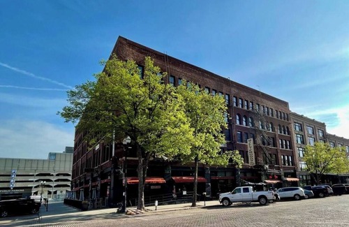 Old Market Apartment | Historic Loft with Howard Street Views in Old Market