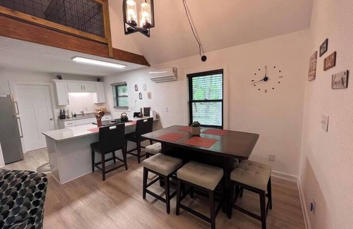 Helen Cabin | Pet-Friendly Getaway at A Holler From Helen Cabin