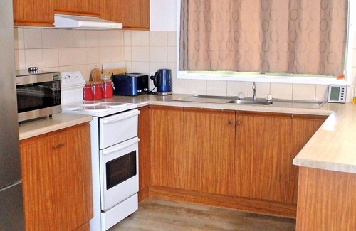 Lacepede House | A HOME AWAY FROM HOME - WALKING DISTANCE TO THE BEACH