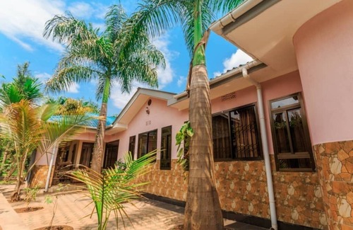 Kahe House | Relaxing Retreat: Your Home Away from Home for a Getaway
