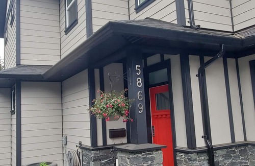 North Cowichan House | A Home away from Home for the Discerning Traveler