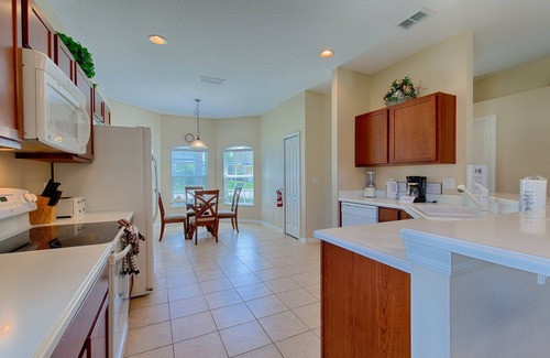 West Haven Villa | Cozy Retreat in Prime Location with Spa & Pool Amenities