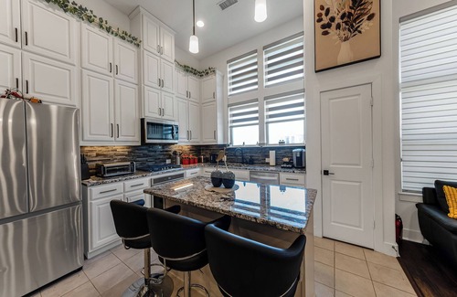 Lewisville House | A Homely Getaway