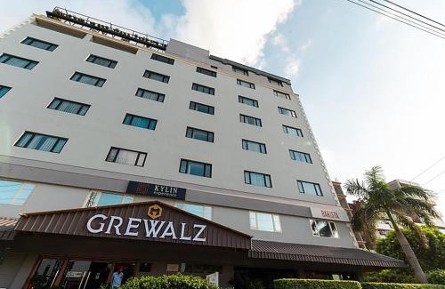 Ludhiana Hotel | Discover Del-517: Family-Friendly Stay with Dining Options