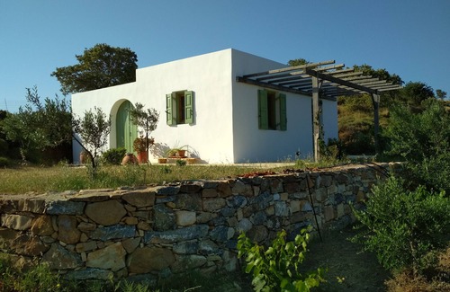 Leros House | Tranquil Retreat Between Sky and Sea on Leros Island