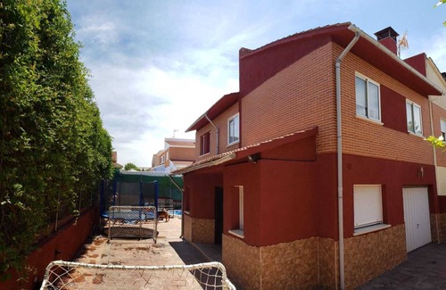 Batres House | Escape to Your Perfect Getaway with Private Pool Access