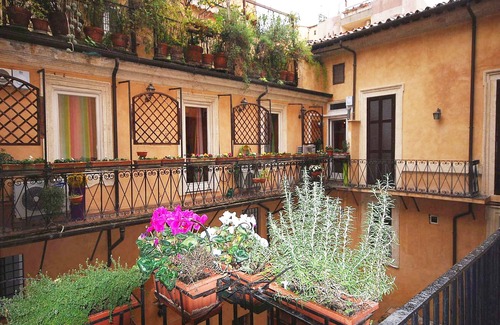 Rione VI Parione Apartment | Discover Comfort in the Heart of Rome - Rated 9.8/10