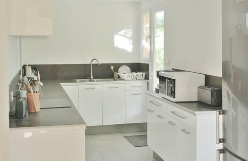 Beaurecueil House | Idyllic Countryside Retreat with Ocean View & Spa Amenities