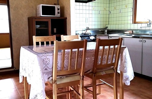 Noboribetsu House | A house with a Showa retro atmosphere within walki / Noboribetsu Hokkaidō