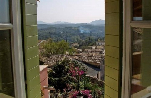 Skripero Villa | Experience Comfort at A House with a View - Rated 9/10!