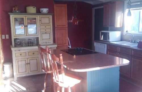 Adams County House | Unwind at A Hunter's Getaway Paradise - Pet Friendly Retreat