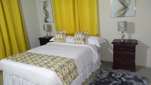 West Gate Hills Apartment | Perfect Family Getaway at A&J Vacation Home - 10/10 Rated