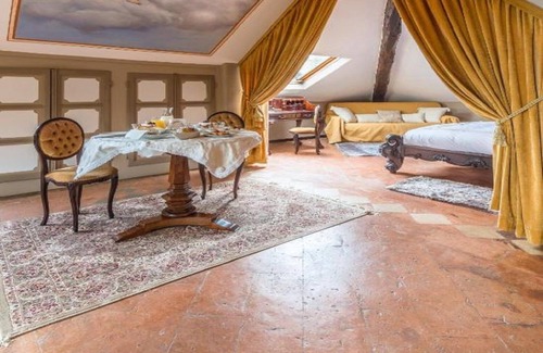 Ca' Bianca House | A JEWEL PLACE TO STAY WITH VIEWS OVER THE LAKE FACING MENAGGIO