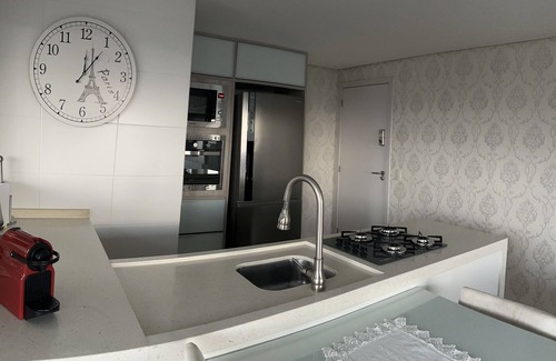 Centro Apartment | Discover the Allure of A Joia de Palhoça Hotel