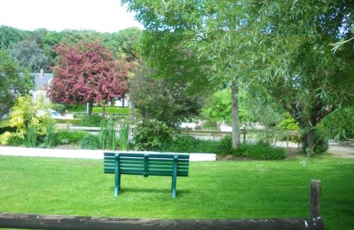 Saint-Jean-le-Thomas Bed & Breakfast | Discover A l'abri des vents: Pet & Child Friendly Stay