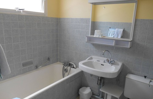 Saint-Jean-le-Thomas Bed & Breakfast | Welcome to A L'Abri des Vents: Family-Friendly Getaway