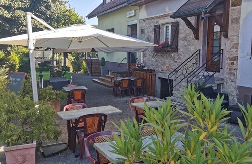 Wintzfelden Hotel | Discover A l'Arbre Vert: Pet-Friendly Comfort Awaits