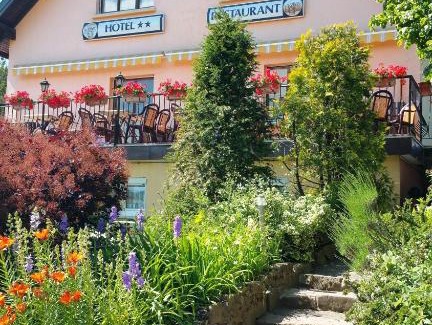 Wintzfelden Hotel | Discover A l'Arbre Vert: Pet-Friendly Comfort Awaits
