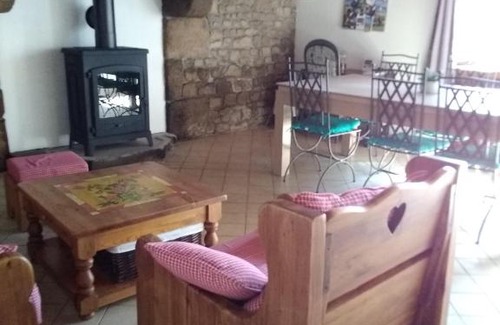 Gathemo House | Inviting Stay at A l'Aubrière des Anges - Family Friendly Retreat