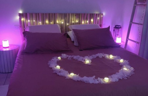 Tignieu-Jameyzieu Bed & Breakfast | Experience Relaxation at A L'Eva'sion with Hot Tub Access