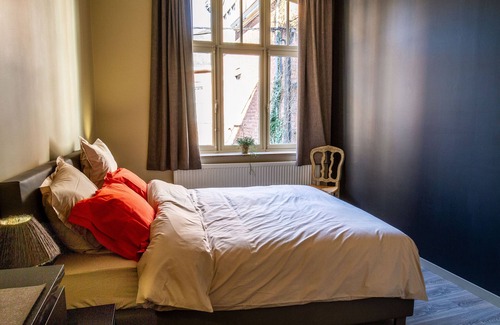 Dinant House | Serene Retreat Near La Croisette with Family-Friendly Amenities